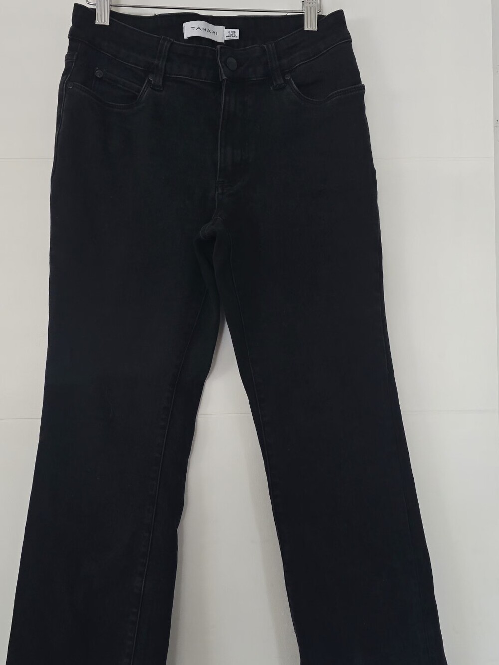 TAHARI Premium Denim Women’s Black Straight Leg Jeans Size 6 Classic Five-Pocket